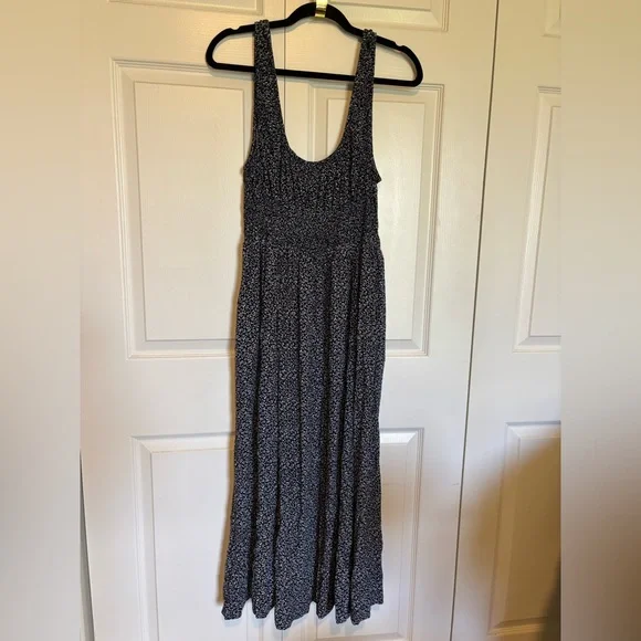 Faherty Sunseeker Midi Dress in Navy Riverton Ditsy floral spring summer - Picture 5 of 11